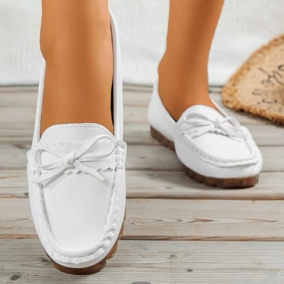 Bow decor scallop trim loafers - Picture 3 of 3